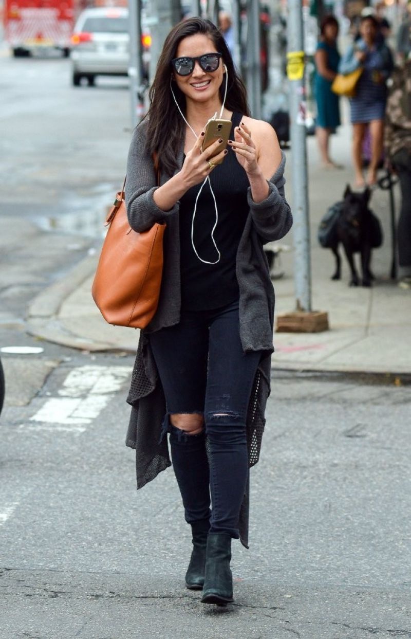 Olivia Munn Street Style - Out in New York City - September 2014 ...