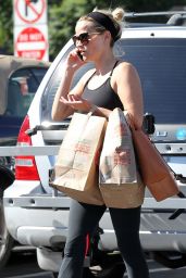 Reese Witherspoon - Shopping at Whole Foods in Brentwood - September 2014