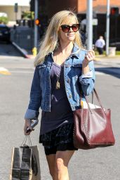 Reese Witherspoon Shopping in Los Angeles - September 2014