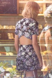 Taylor Swift - Photoshoot at a Cafe in West Village (NYC), September 2014