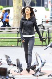 Victoria Justice on Set of 
