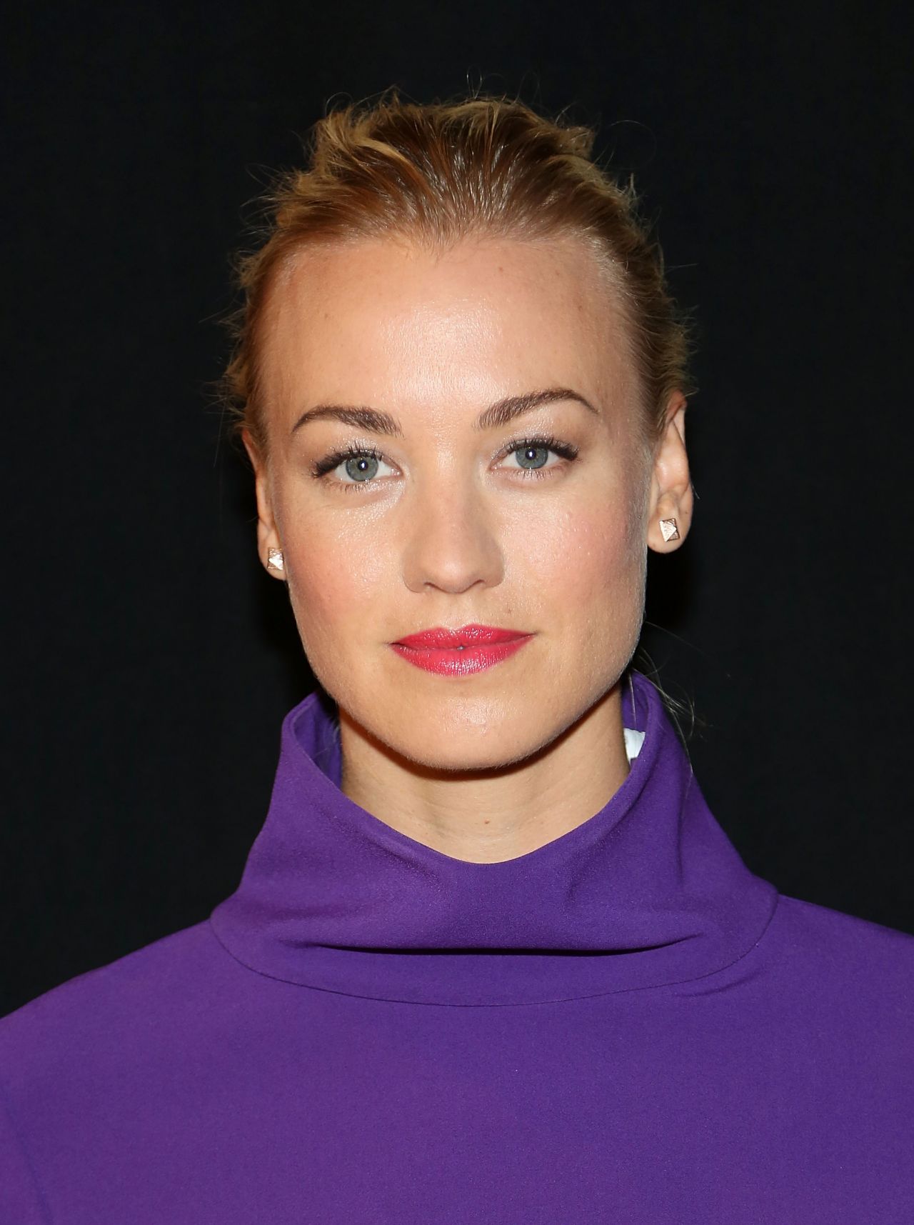 Yvonne Strahovski - ICB Fashion Show in New York City – Sep 2014