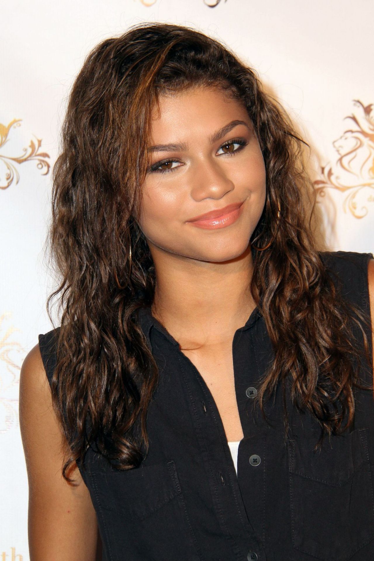 Zendaya Coleman - Dance With Me Grand Opening Party in Los Angeles ...
