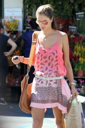 Alessandra Ambrosio Street Style - Shopping at Whole Foods in Brentwood, October 2014