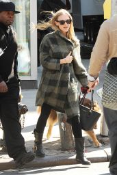 Amanda Seyfried and Her Dog Finn on the Set of 