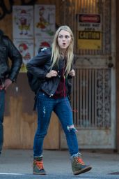 AnnaSophia Robb in Ripped Jeans - Out in New York City, October 2014
