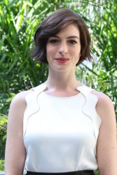 Anne Hathaway - 