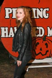 Bella Thorne at Pumpkin Patch in Toluca Lake - October 2014