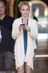 Britney Spears - Leaving a Nail Salon in Los Angeles, October 2014