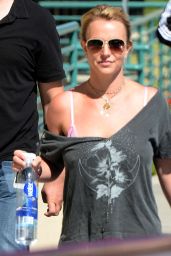 Britney Spears - Leaving ProDerm Image Cosmetic Dermatology in Thousand Oaks - October 2014