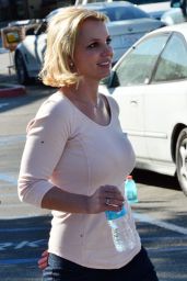 Britney Spears Street Style - at a CVS in Thousand Oaks - Oct. 2014