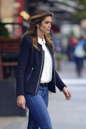 Cindy Crawford in Tight Jeans - Leaving Her Hotel in New York City - Oct. 2014
