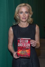 Gillian Anderson - 