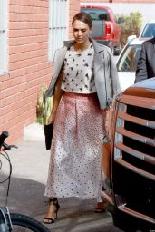 Jessica Alba Heads to a Production Building for a Meeting in Los Angeles - October 2014