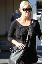 Jessica Simpson Street Style - Getting Lunch in Calabasas - Oct. 2014