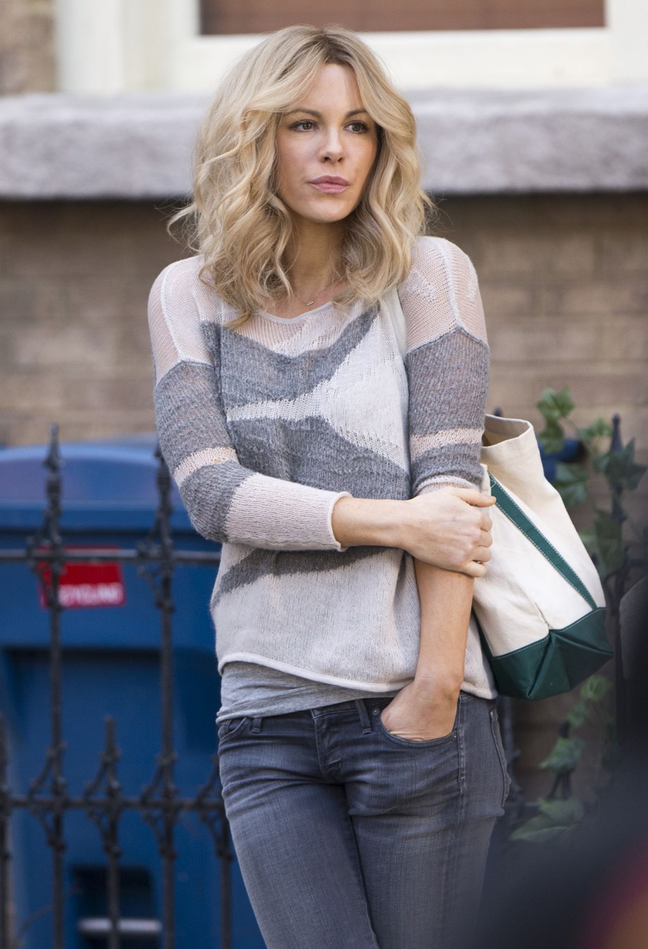Kate Beckinsale The Disappointments Room Set Photos