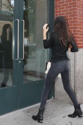 Kendall Jenner Booty in Jeans - Returning to Her Apartment in New York City, Oct. 2014