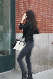 Kendall Jenner Booty in Jeans - Returning to Her Apartment in New York City, Oct. 2014