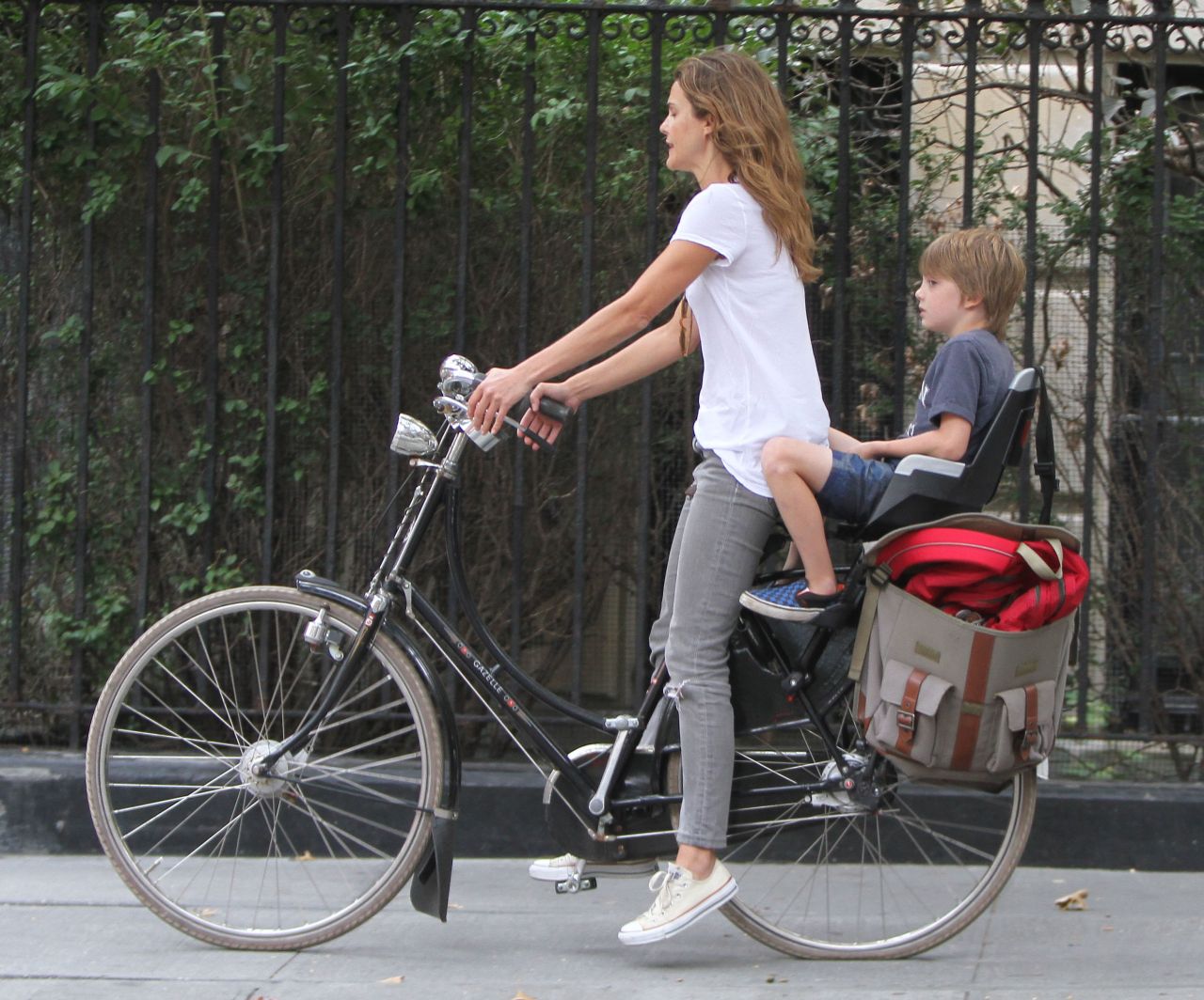 Keri Russell Street Style - Riding a Bike in Brooklyn, Sept. 2014 ...