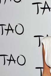 Kim Kardashian at Her Birthday Party at Tao Nightclub in Las Vegas - October 2014