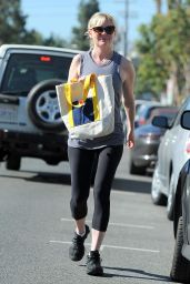Kirsten Dunst in Leggings - Out in Studio City - October 2014