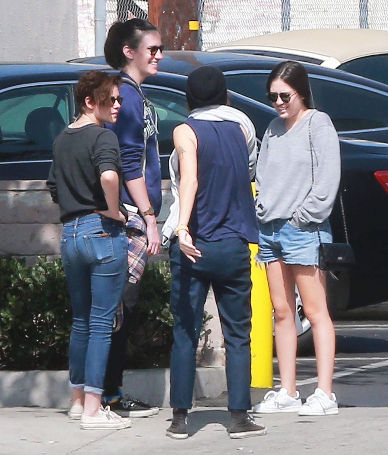 Kristen Stewart - Out With Friends in Los Angeles, Oct ...