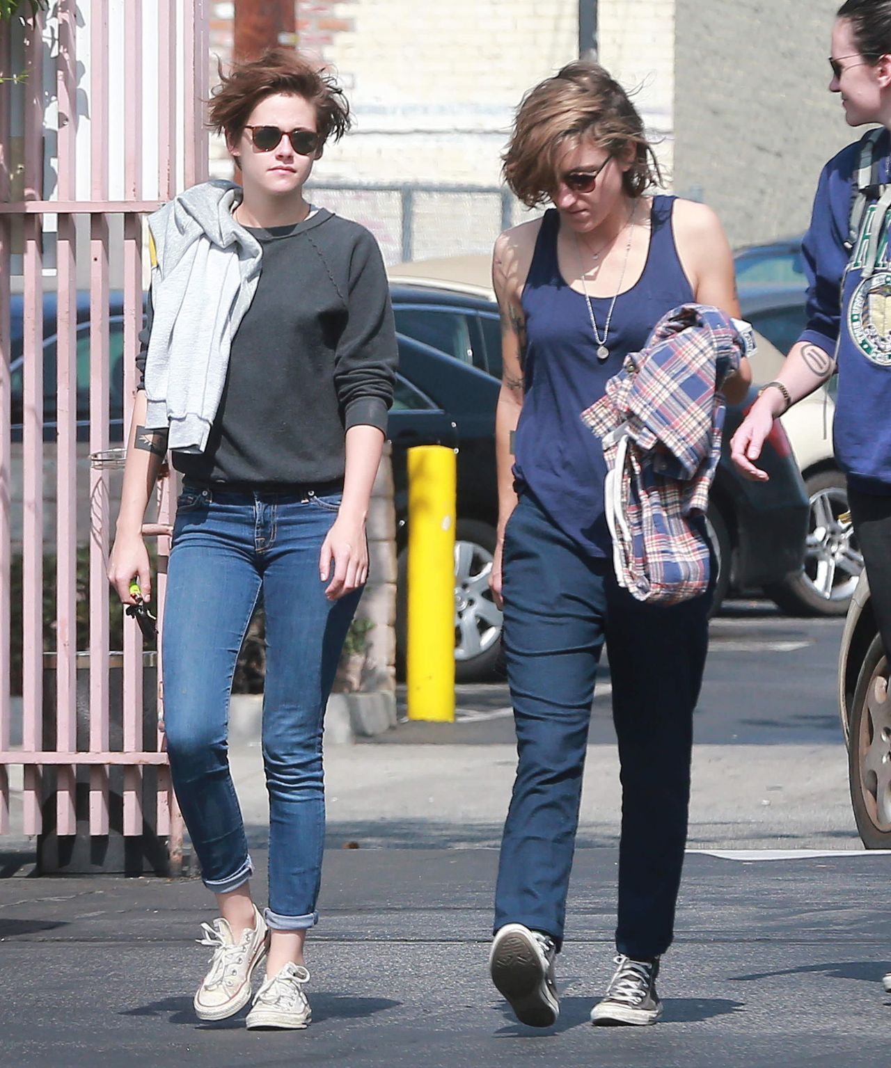 Kristen Stewart - Out With Friends in Los Angeles, Oct. 2014 • CelebMafia