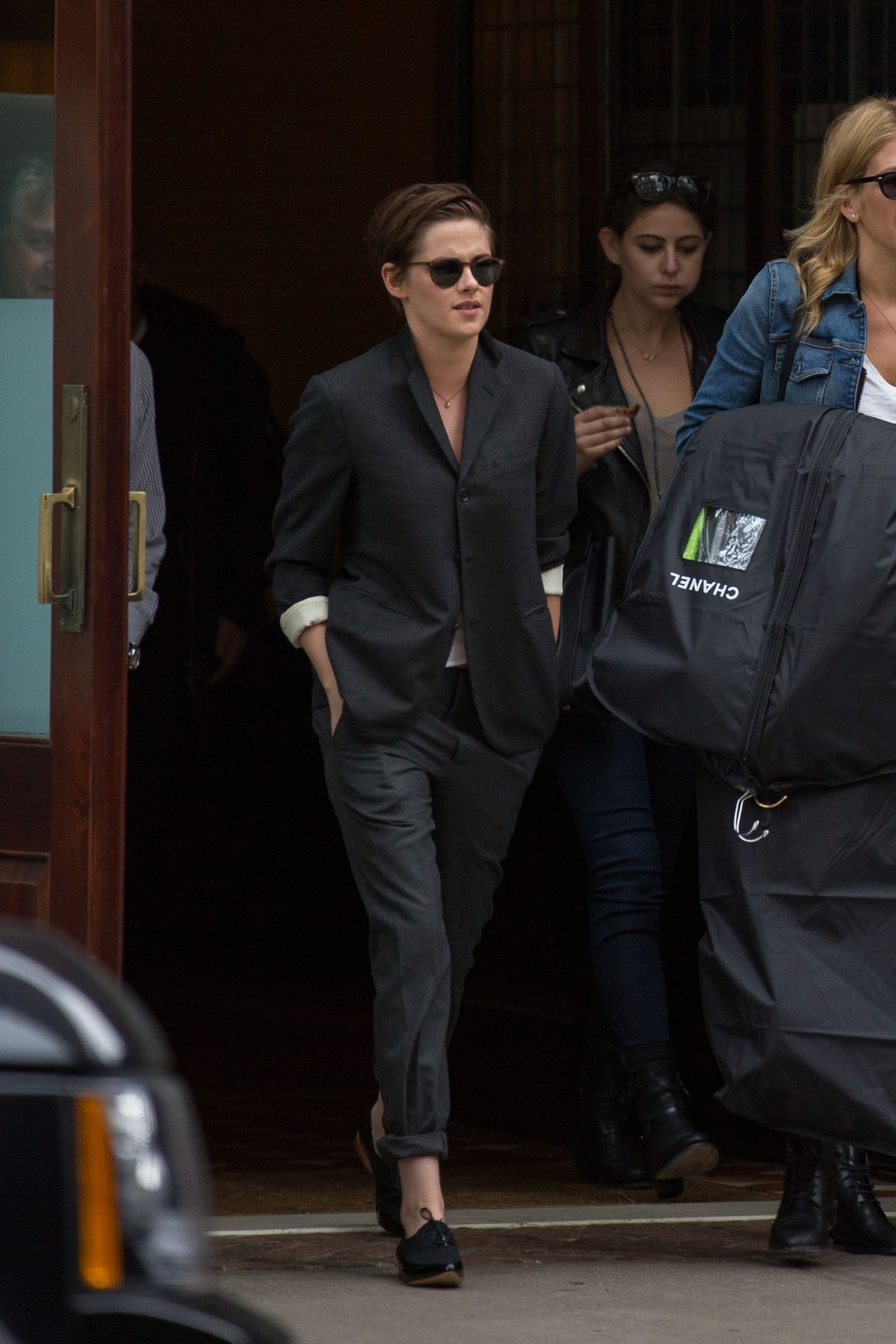 Kristen Stewart Style - Leaving Her Hotel in NYC - October 2014 ...