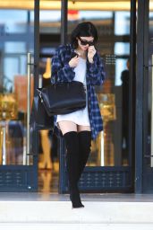 Kylie Jenner Street Style - Leaving Barneys New York in Beverly Hills - October 2014