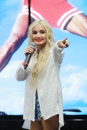 Pia Mia Perez Performs at The Shoe Palace in Hollywood - September 2014