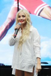 Pia Mia Perez Performs at The Shoe Palace in Hollywood - September 2014