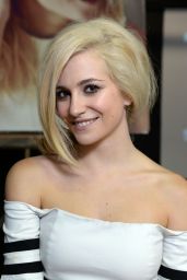 Pixie Lott Performs at Italia Conti Open Day in Chelmsford, Essex