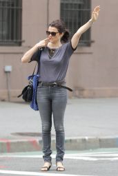 Rachel Weisz in jeans - Hailing a Taxi Cab in New York City, Sept. 2014