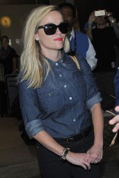 Reese Witherspoon Arriving on a Flight at LAX Airport - October 2014