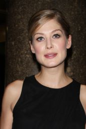 Rosamund Pike Arriving to Appear on 