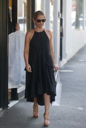 Sarah Michelle Gellar - Shopping on Chapel Street in Melbourne - October 2014