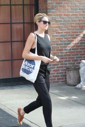 Shailene Woodley Street Style - Out in New York City, Oct. 2014