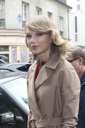 Taylor Swift at Europe 1 Radio Station in Paris - October 2014