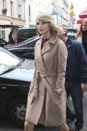 Taylor Swift at Europe 1 Radio Station in Paris - October 2014 • CelebMafia