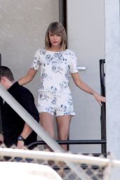 Taylor Swift Leggy - Out in Los Angeles, October 2014