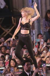 Taylor Swift Performs at Jimmy Kimmel Live in Hollywood - October 2014