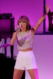 Taylor Swift Performs at We Can Survive 2014 in Los Angeles