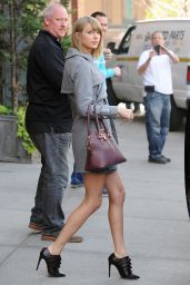 Taylor Swift Style - Leaving a Photo Studio in New York City - October 2014