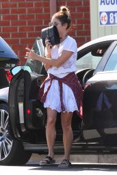 Vanessa Hudgens Arriving at an Acupuncture Clinic in Los Angeles, Sept. 2014