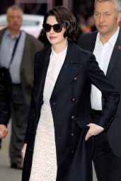 Anne Hathaway Appeared on 'Good Morning America' in New York City ...