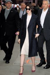Anne Hathaway Appeared on 'Good Morning America' in New York City ...
