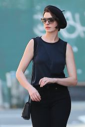 Anne Hathaway Street Fashion - Out in New York City - November 2014