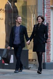 Anne Hathaway With Her Husband Adam Shulman - Leaving Their Hotel in New York City - Nov. 2014