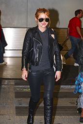 Bella Thorne Casual Style - Airport in Chicago - November 2014