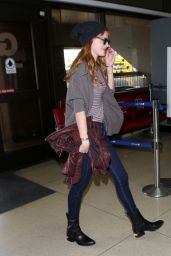 Bella Thorne Casual Style - LAX Airport in Los Angeles - Nov. 2014